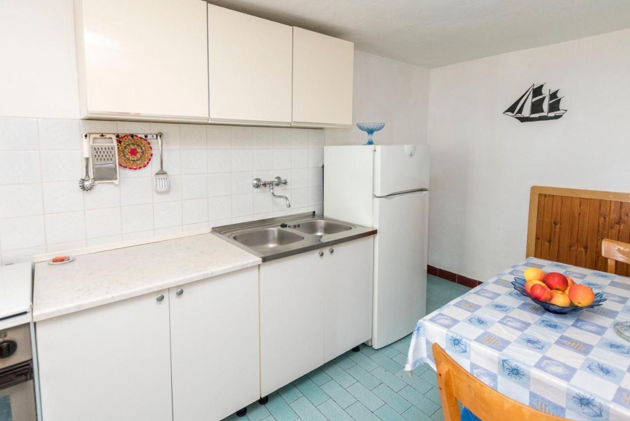 Apartments And Room Milka-Jere Primošten Buitenkant foto